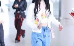 动漫人物做剧烈运动的动漫图片